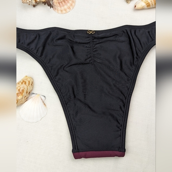 PilyQ
Vino Color Block Teeny Cheeky Coverage
Bikini Bottom - Picture 7 of 9